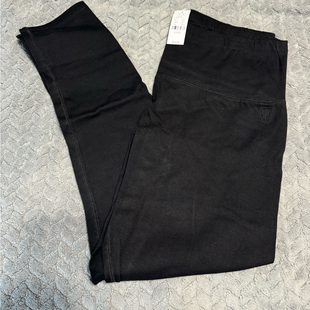 NY & Company NWT Capri. Sz L
New In Package.